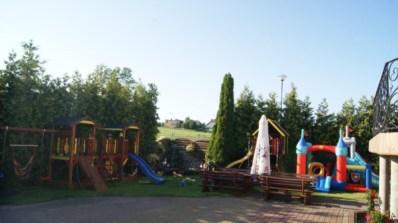 Pokoje Goscinne-Kwatera U Evy Swarzewo Exterior photo